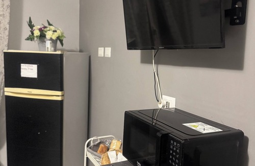 Fiumicino Apartment | Cozy apartment near the airport, with pets allowed