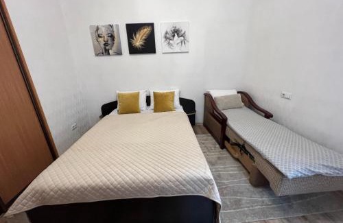 Prospekt Svobody Apartment | Cozy apartment near the Lviv National Opera