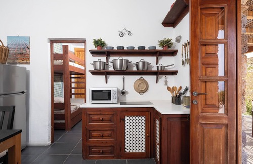 Kampos Apartment | Cozy Apartment overlooking Kampos Beach