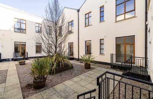 Ballybrack Apartment | Cozy Apartment Steps from Everything - Heart of Dublin