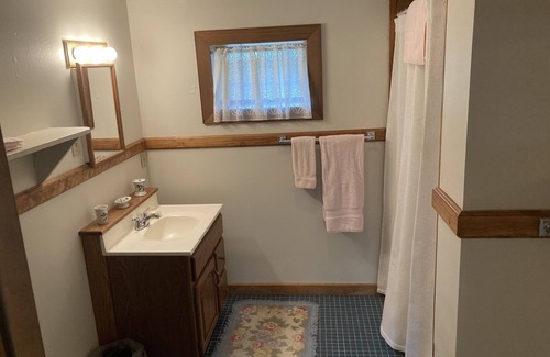 Montgomery Center Apartment | Cozy apartment that’s conveniently located just on the edge of town.
