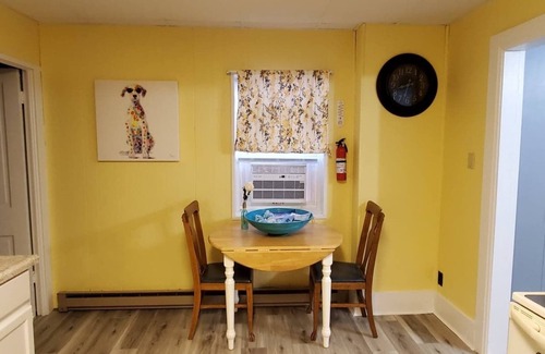 Wabasha Apartment | Cozy Apartment with Deck 1 Min. from Mississippi River & National Eagle Center.