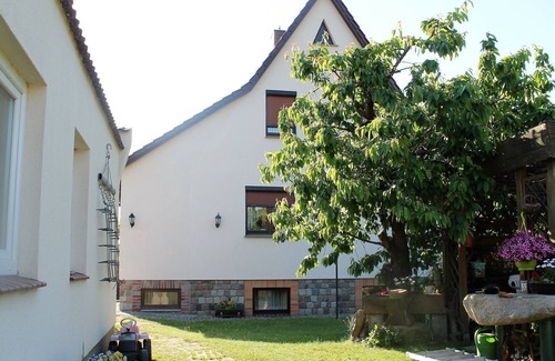 Gaegelow Apartment | Cozy Apartment with Garden