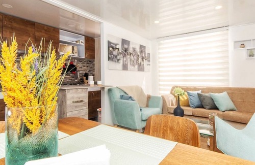 Funza Apartment | Cozy Apartment with Office - 30' from the AIRPORT