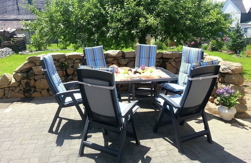 Nisterau Apartment | Cozy Apartment with Private Garden in Nisterau