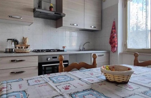 Tempera House | Cozy apartment with private garden and parking in L'Aquila