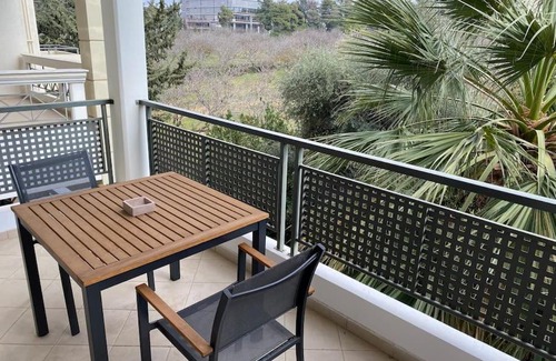 Khalandrion Apartment | Cozy Apartment with Scenic View