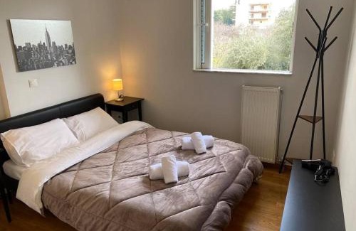 Khalandrion Apartment | Cozy Apartment with Scenic View