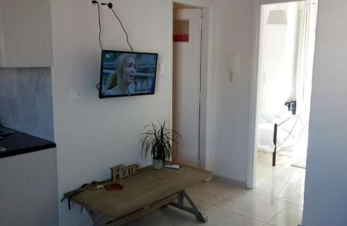 Kerameikos Apartment | Cozy Apartment With Side View of Acropolis