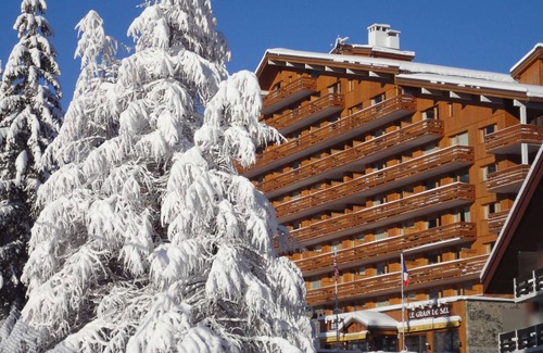 Meribel-Mottaret Apartment | Cozy Apartment with South-Facing Terrace, Ski-In/Ski-Out Access