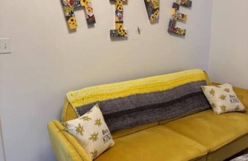 Alma Apartment | Cozy Apt- Centrally located