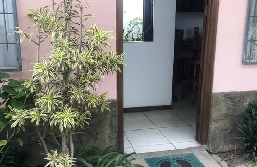 Roble Apartment | Cozy Apt. in the heart of Mata de Platano
