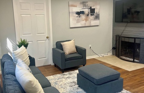 Woodbridge Apartment | Cozy apt in Woodbridge for short and long term rental. Everything Included!