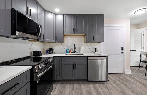 Columbia Heights Apartment | Cozy APT Perfect location 1BR
