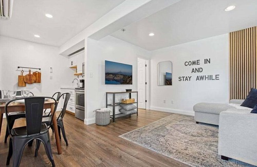 Parkesburg Apartment | Cozy Apt with King Bed - Full Kitchen - Desk Area