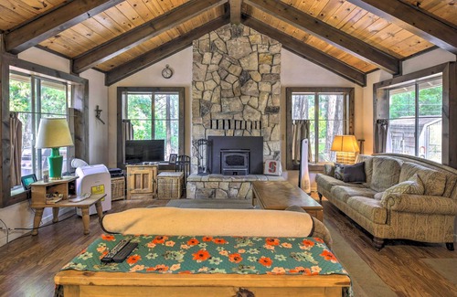 Arnold House | Cozy Arnold Hideaway w/ Serene Wooded Views & Deck
