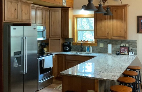 Cimarron House | Cozy Arrowhead Cabin