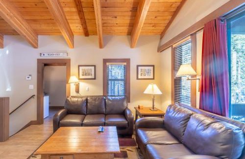 Truckee Apartment | Cozy Aspen Grove 2 bed 2 bath condo