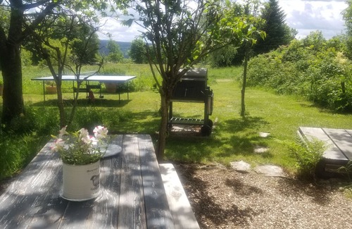 Nordhalben Apartment | Cozy attic apartment in the countryside, balcony w. Tree house feeling, barbecue corner, 2-4pers.