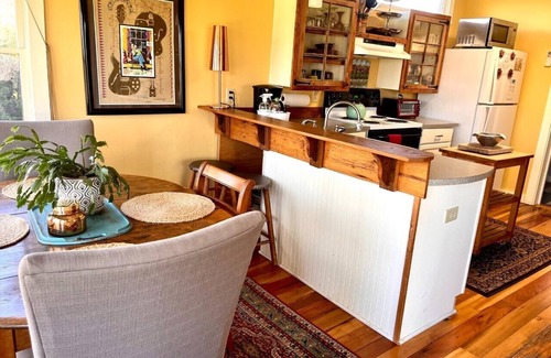 Weaverville Cabin | Cozy Backyard Log Cabin/Great Sunsets/10 min North of Asheville/easy access