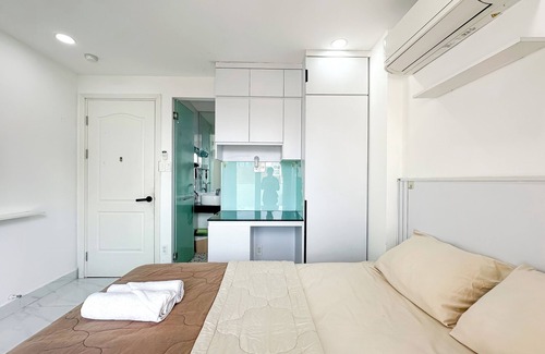 Phu My Hung Apartment | Cozy balcony studio in D7 with chill rooftop