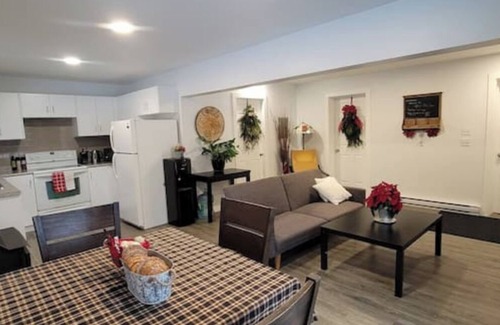 Upper Squamish Cabin | Cozy Barnside Getaway - located on a working farm