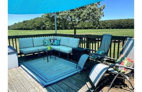 Pocomoke City House | Cozy Barn Loft: Country Views & Central to Beaches