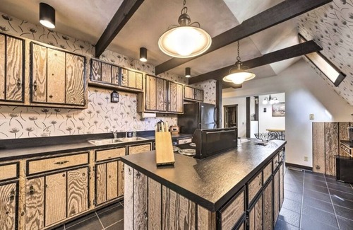 Farmington House | Cozy Barn Loft in Farmington, Missouri