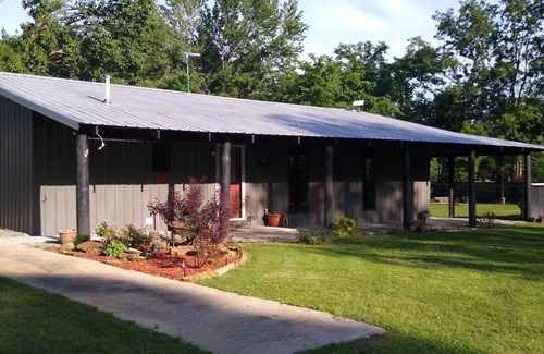 Verdigris House | Cozy Barndominium near Will Rogers Downs and Highway 44. Quiet country setting