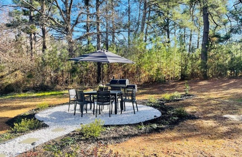 Grovetown House | Cozy Barndominium- relax by the creek- convenient