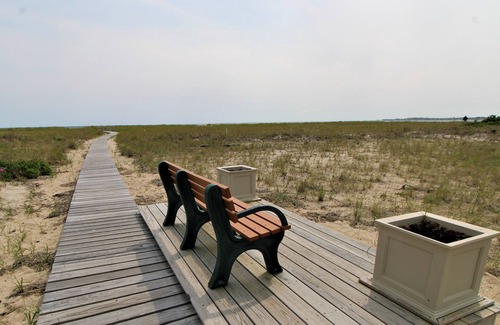 Provincetown Condo | Cozy Bayside Cottage With Huge Outdoor Living Space and Private Beach (2313)