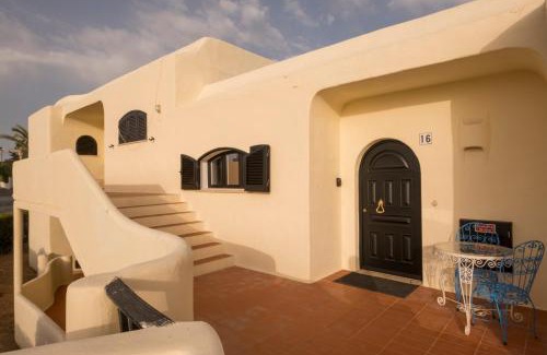 Vale de Covo Apartment | Cozy Beach Apartment W/Sea View, Free Parking & AC