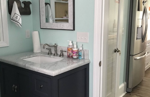 Fairhaven House | Cozy Beach Cottage just steps to a small quiet beach and public boat ramp.