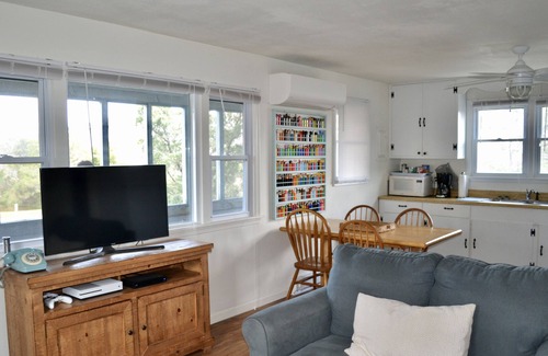 Salvo Cottage | Cozy Beach Cottage! Pet Friendly! Booking now for 2025 and 2026!