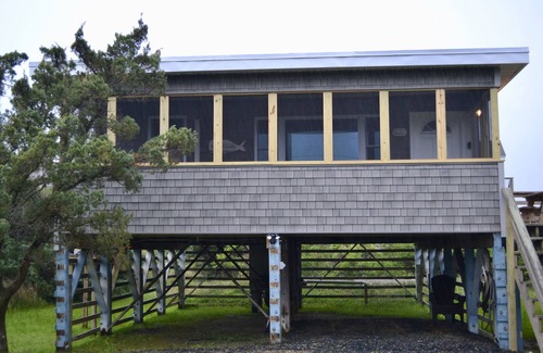 Salvo Cottage | Cozy Beach Cottage! Pet Friendly! Booking now for 2025 and 2026!