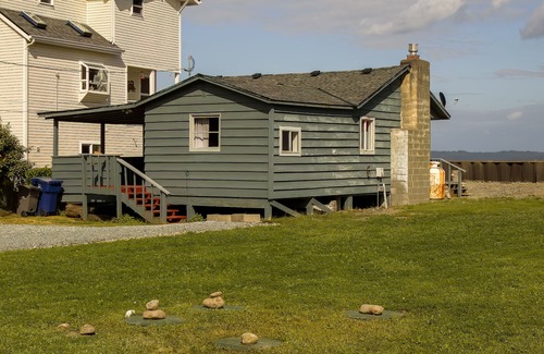 Camano Island Cabin | Cozy Beach Front Cabin With Stunning Views