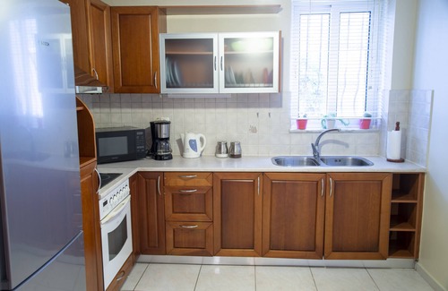 Nea Makri House | Cozy Beach Home Near Pristine Sea w/Free Netflix