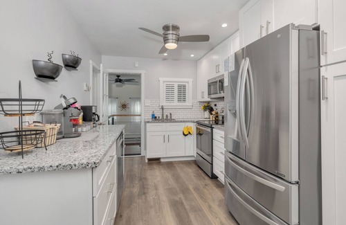 Villas House | Cozy Beach house in Cape May, Jacuzzi, Game Room, Family and Pet Friendly