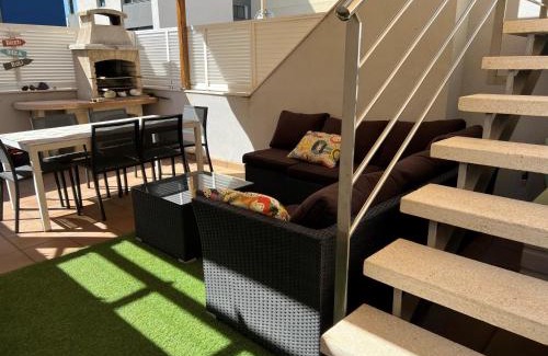 Cubelles House | Cozy Beach House with Pool & BBQ