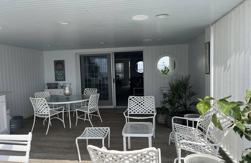 Fairfield House | Cozy beach retreat with stunning views of Long Island Sound