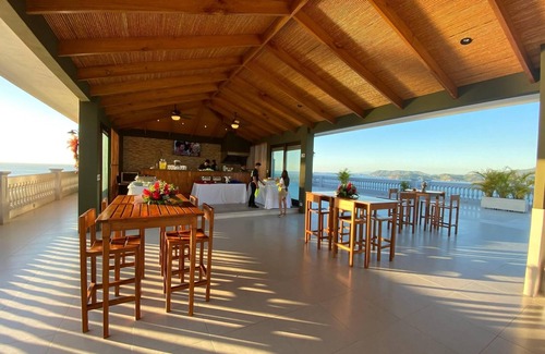 Playa Flamingo Condo | Cozy Beach Stay Perfect for Two + Breakfast