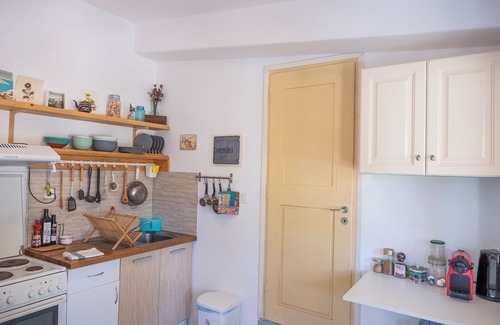 Paros House | Cozy Beachside Retreat | Steps from the Sand & Close to Town