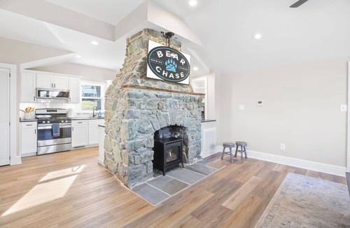 Bluemont House | Cozy Bear Chase Cottage