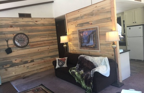 Mariposa Cabin | Cozy Bear Hollow " Cozy, rustic charming, a great value"