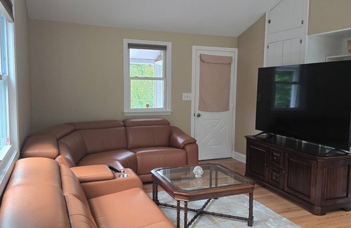 Sharon House | Cozy & Beautiful two-bedroom residence nestled in the lovely town near Boston