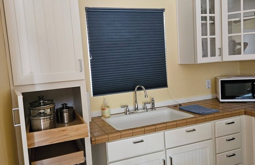 Blenman-Elm Apartment | Cozy BOHO Studio - Walk to UA and Banner - Great for Pet Lover - Private Park!