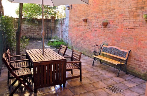 Historic Center Apartment | COZY BOLOGNA CENTRE APARTMENT WITH PRIVATE GARDEN
