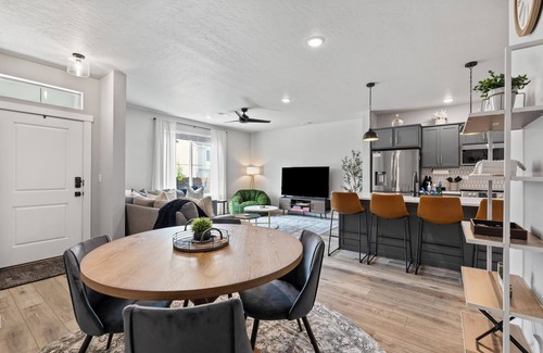 Boise House | Cozy & Brand New Home By Boise Airport!