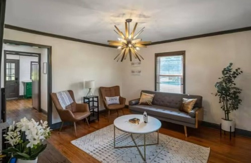 Belmont Historic District House | Cozy Bungalow in Historic Belmont, NC, close to downtown, Whitewater Center, etc