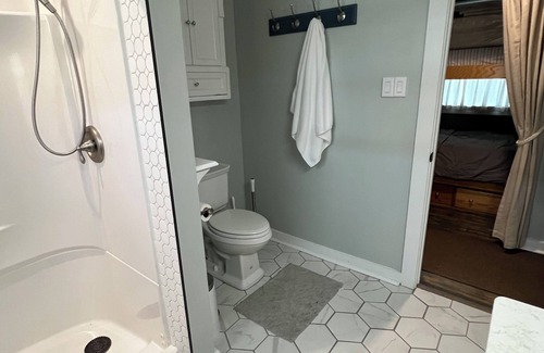 Norfolk House | Cozy bungalow with 1 1/2 bedroom and WiFi, AC in wonderful West Ghent, Norfolk!